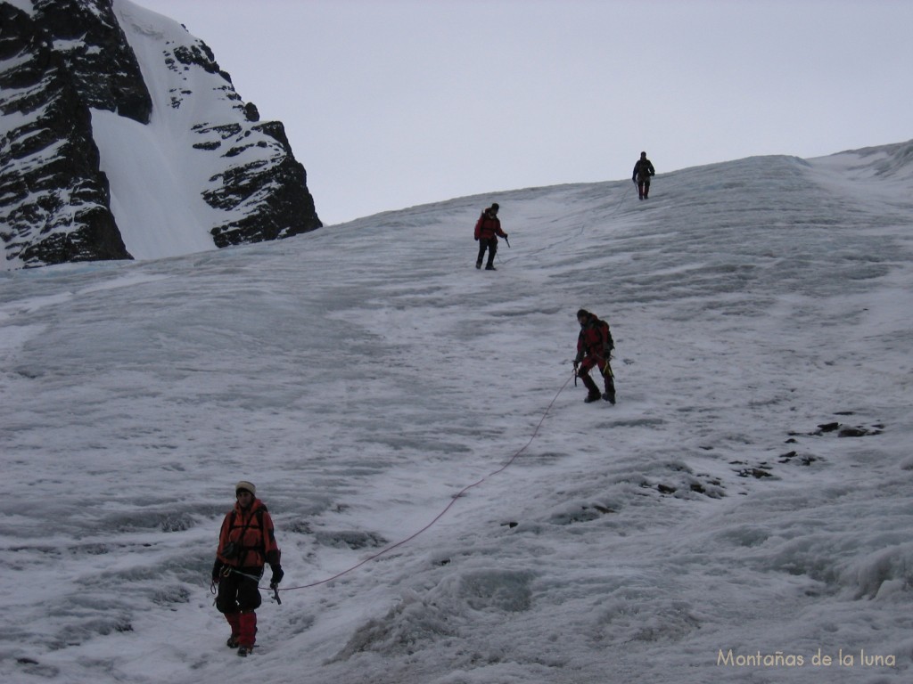 Bajando por el Glaciar del Tarija